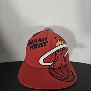 Adidas Miami Heat Fitted Hat Size 7 1/4 Wool NBA Red
